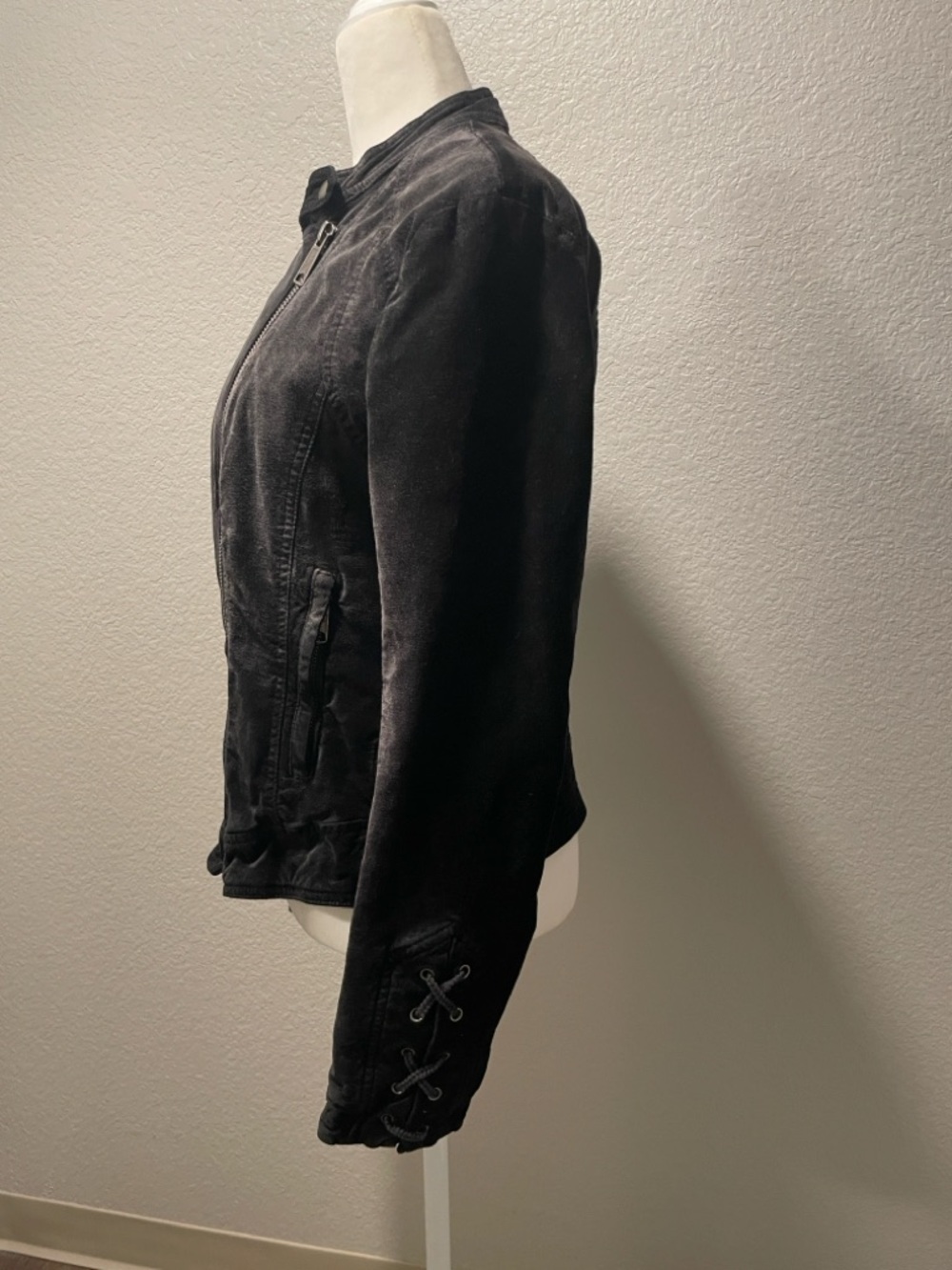 Free People Women's Black Lace-Up Sleeve Jacket - Classic Zip Front - Picture 3 of 10